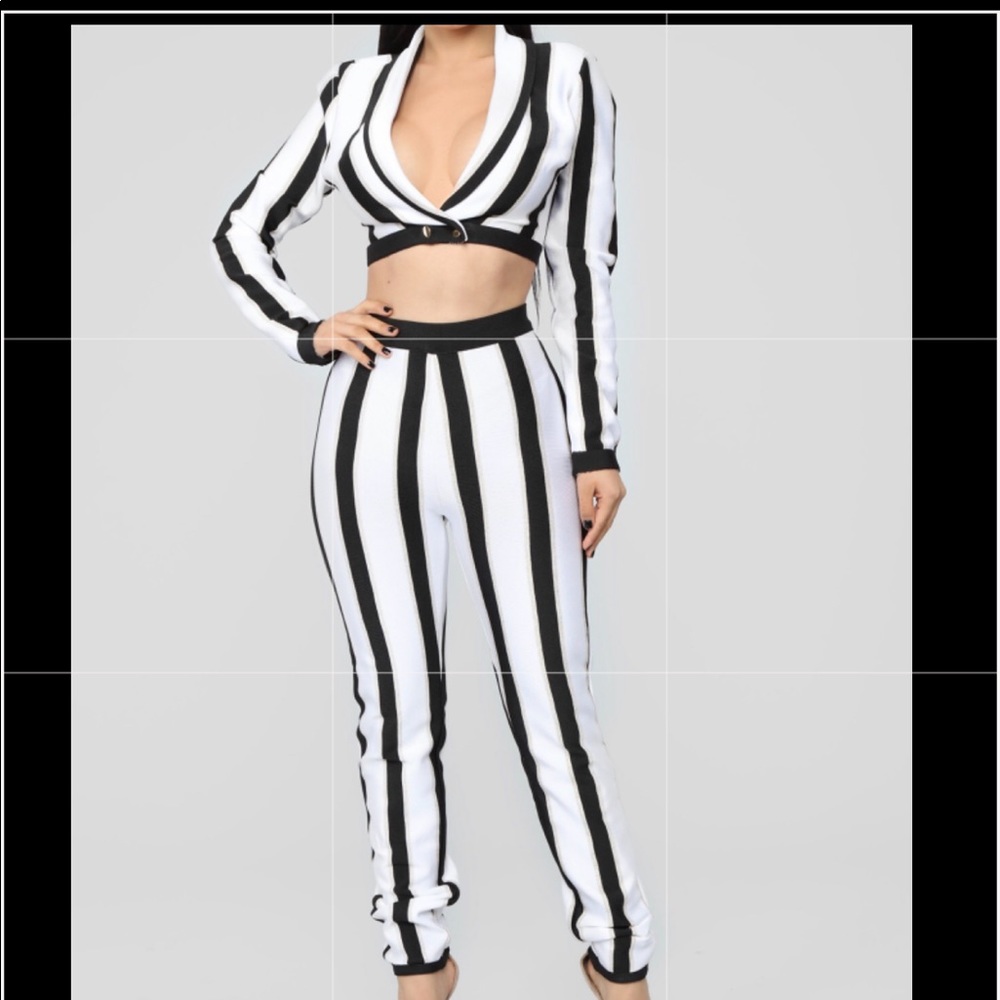 Two piece set black/white - Picture 1 of 3